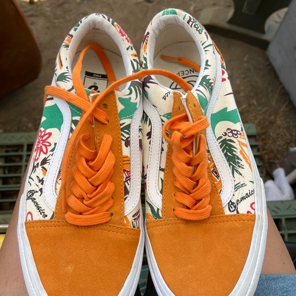 Men’s vans - Picture 1 of 3